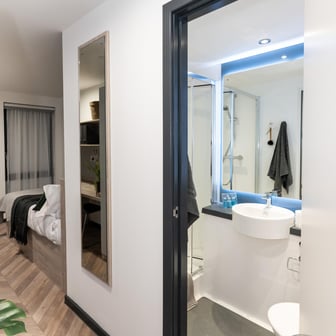 Deluxe Ensuite - Image 2