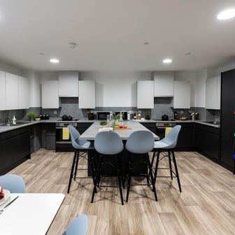 Silver En Suite - Image 5