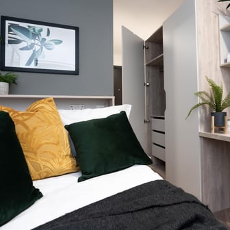 Silver Plus Ensuite - Image 1