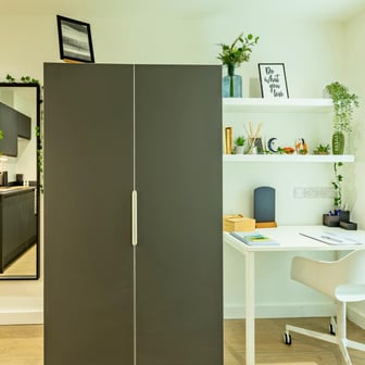 Deluxe Accessible Studio - Image 3