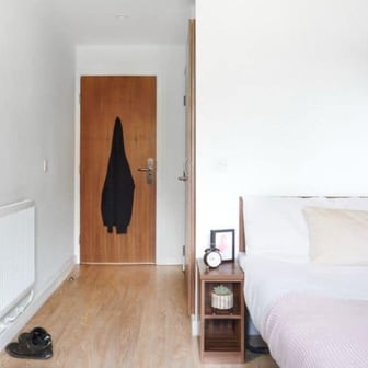 Classic Ensuite - Image 2