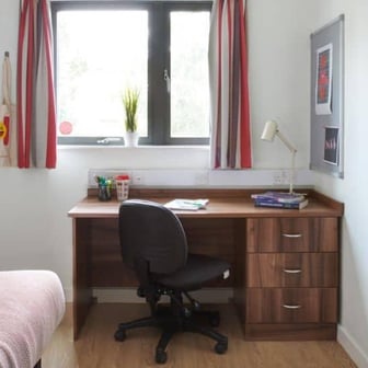 Classic Ensuite - Image 1