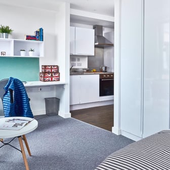 Deluxe Studio - Image 1