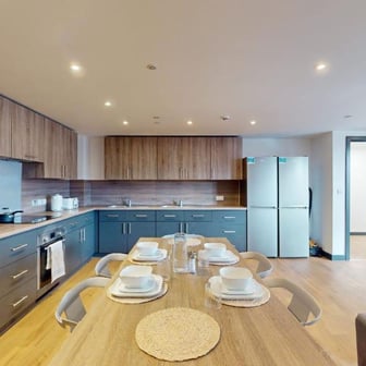 8 Bed Deluxe En-suite - Image 3