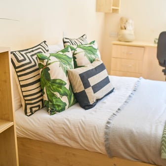 Gold Ensuite - Image 1