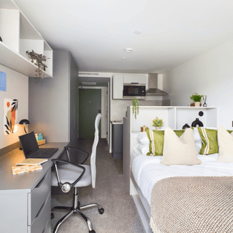 Silver Studio - Image 1