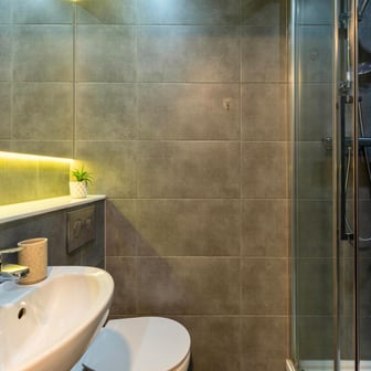 Classic Ensuite - Image 7