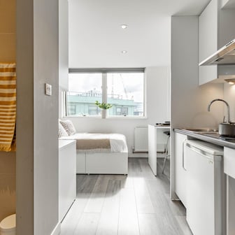 Deluxe Studio - Image 5