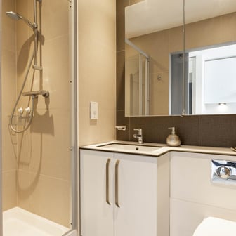 Deluxe Studio - Image 6