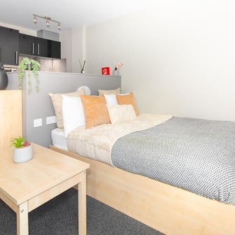 Premium Studio - Image 1