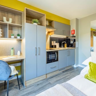 Bronze Club Studio - Image 1