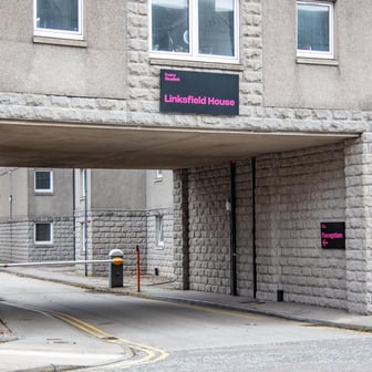 Non Ensuite - Bronze - Image 2