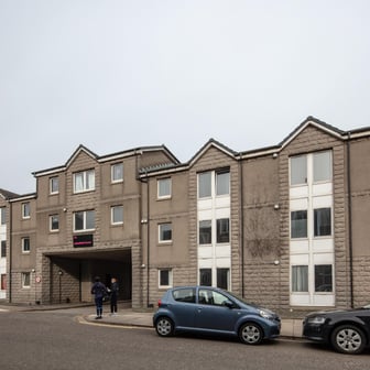 Ensuite - Silver - Image 1