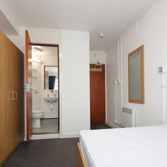 Ensuite - Silver - Image 9