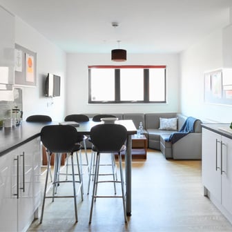 Deluxe Ensuite - Image 4