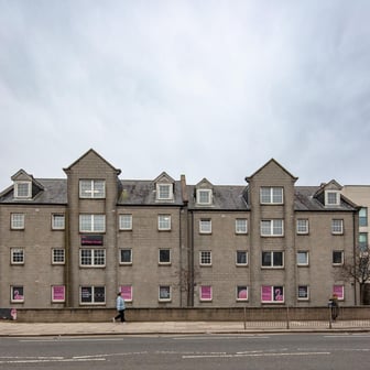 Non Ensuite - Gold - Image 1