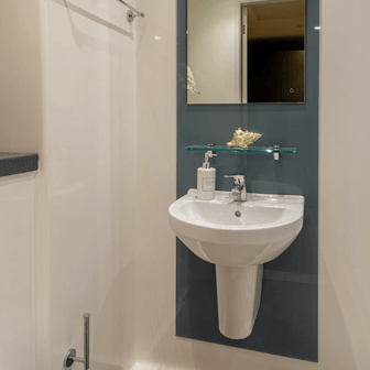 Deluxe 2 Bed Apartment - Image 12