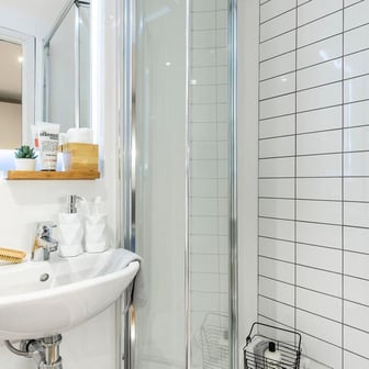 Penthouse Studio - Image 5