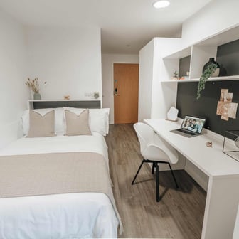 Silver En Suite (Lower Floors) - Image 1