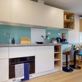 Studio Premium - Image 4