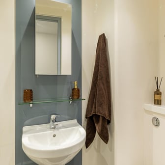 Classic Ensuite - Image 4