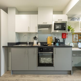 Platinum Plus Studio - Image 4