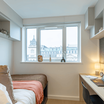 Gold Studio - Image 1