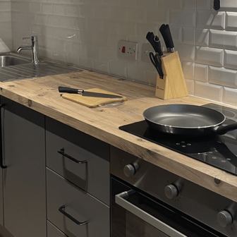 Classic 3 Bed Apartment - Image 4