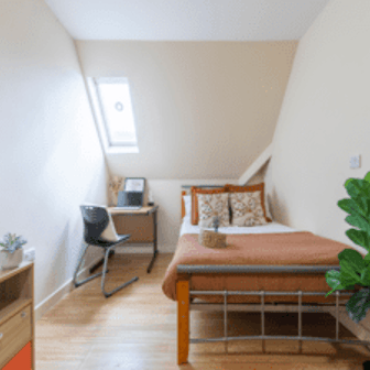 Silver Ensuite - Image 2