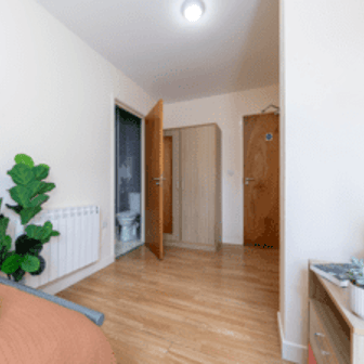 Silver Ensuite - Image 4