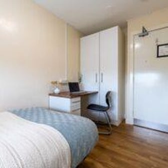 Silver Non Ensuite - Image 2