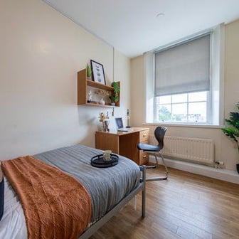 Silver Non Ensuite - Image 1