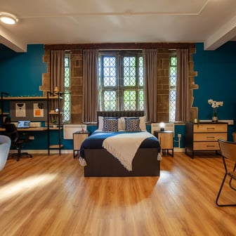 Deluxe Studio - Image 5