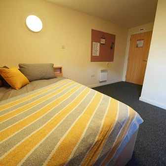 Double Ensuite (within 4 bed flat) - Image 6