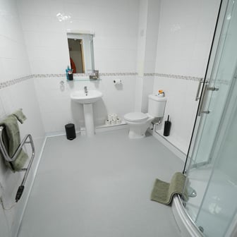 Large Double Ensuite (within a 5 bed flat) - Image 7
