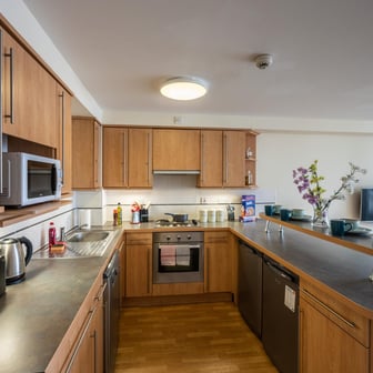 Large Double Ensuite (within a 5 bed flat) - Image 9