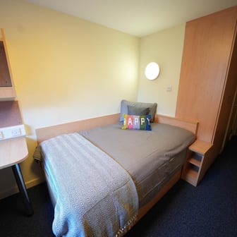 Standard Ensuite (within a 4 bed flat) - Image 1