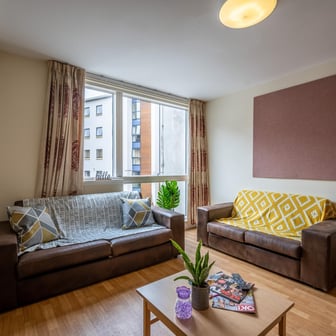 Standard Ensuite (within a 4 bed flat) - Image 10