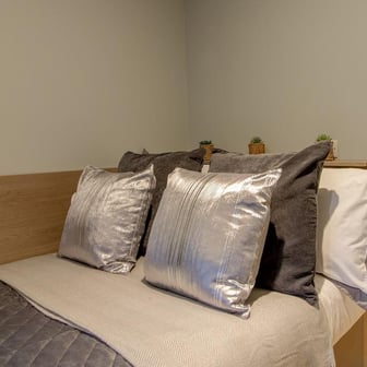 Classic 5 Bed Ensuite - Image 8