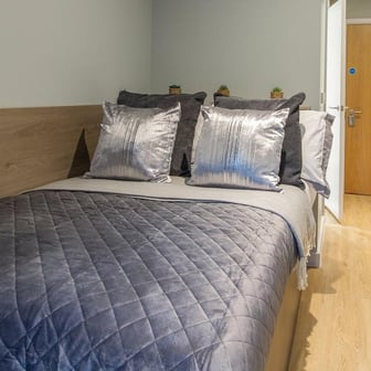 Classic 5 Bed Ensuite - Image 10