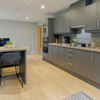 Classic 5 Bed Ensuite - Image 22