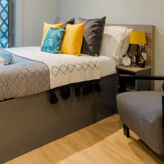 Deluxe Studio - Image 5