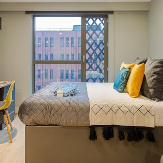 Deluxe Studio - Image 6