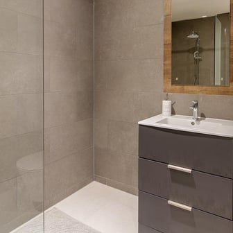 Penthouse 1 Bed Apartment - Image 12