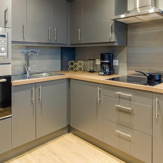 Penthouse 1 Bed Apartment - Image 16