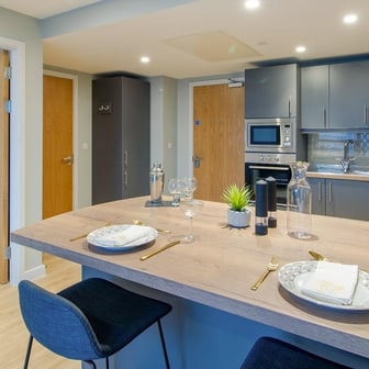 Penthouse 1 Bed Apartment - Image 25