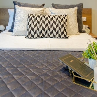 Penthouse 1 Bed Apartment - Image 32