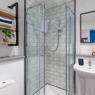 Premium Plus Ensuite - Image 3