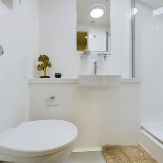Classic Ensuite - Image 5