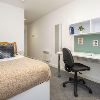 Standard En-suite - Image 1